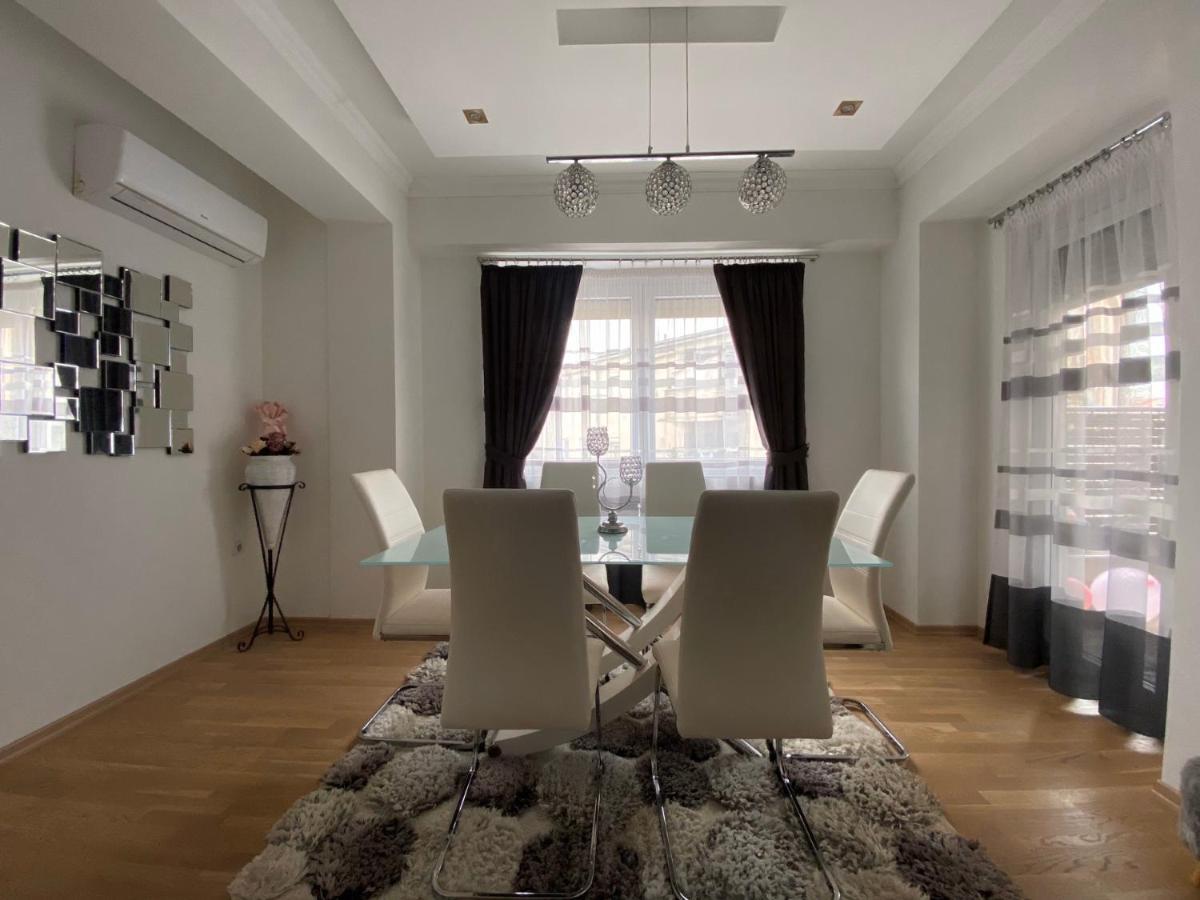 Royal King Apartment 库马诺沃 外观 照片